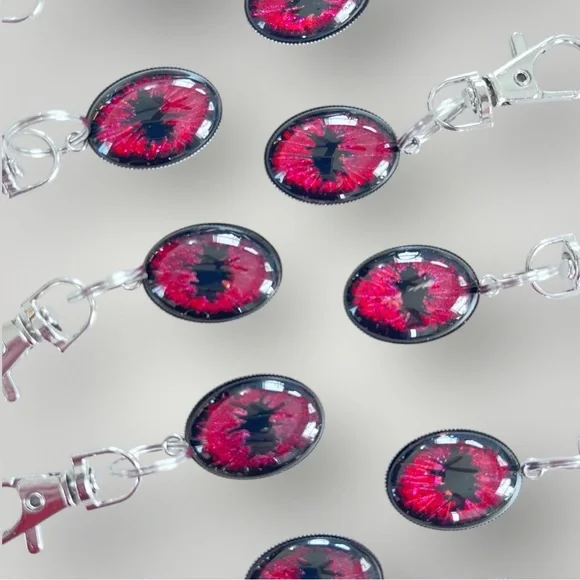 𝑯𝒂𝒏𝒅𝒎𝒂𝒅𝒆 Red/Fuchsia Dragon Eye Keychain w/Gift Bag - Picture 2 of 7